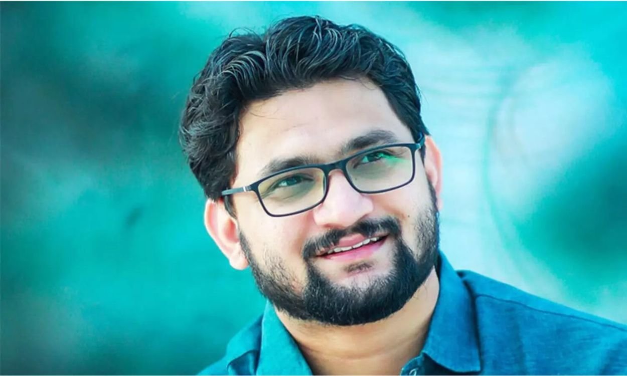 വീട്ടിലെ സ്ത്രീകളോട് മാന്യമായി പെരുമാറിയില്ലെങ്കിൽ മോന്ത അടിച്ച് പൊളിക്കും; പഞ്ചായത്ത് സെക്രട്ടറിയോട് പട്ടാമ്പി എം എൽ എ മുഹമ്മദ് മുഹ്സിൻ