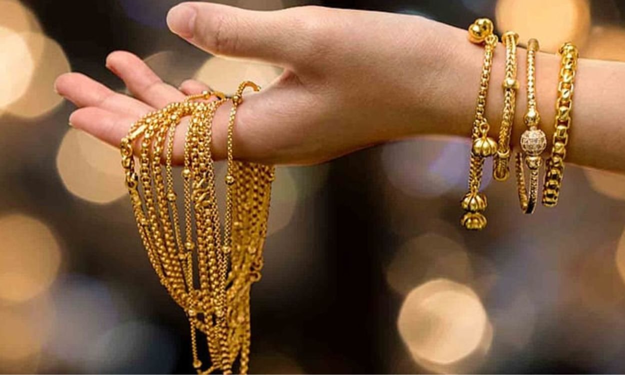 റെക്കോര്‍ഡ് ഭേദിച്ചുള്ള സ്വര്‍ണവിലയുടെ കുതിപ്പ് : മൂന്ന് ദിവസത്തിനിടെ കൂടിയത് 1800 രൂപ